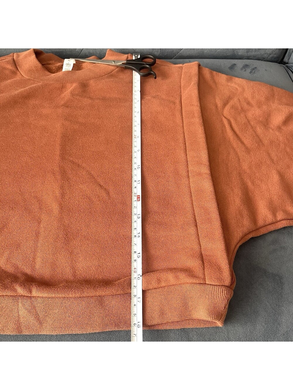 ALO YOGA Cropped Fresh Coverup M Pullover Sweatshirt Brown Dolman Crew MINT - Picture 9 of 13
